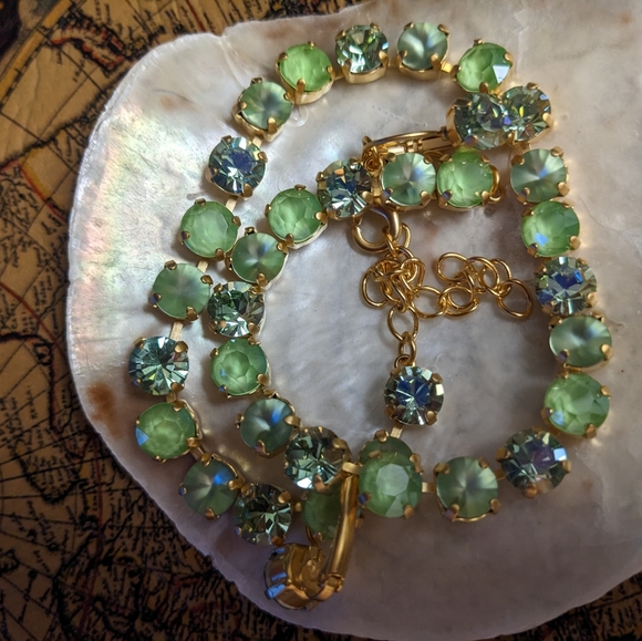 Green Peridot and Mint Crystal Necklace and Earrings in Matte Gold Plated - Picture 7 of 7